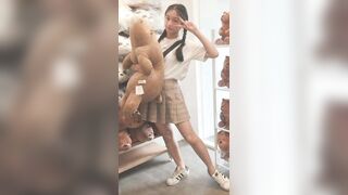 Taiwanese New Taipei City Schoolgirl Chen Yutong was brainwashed and trained by her master. Chat Records Exposed